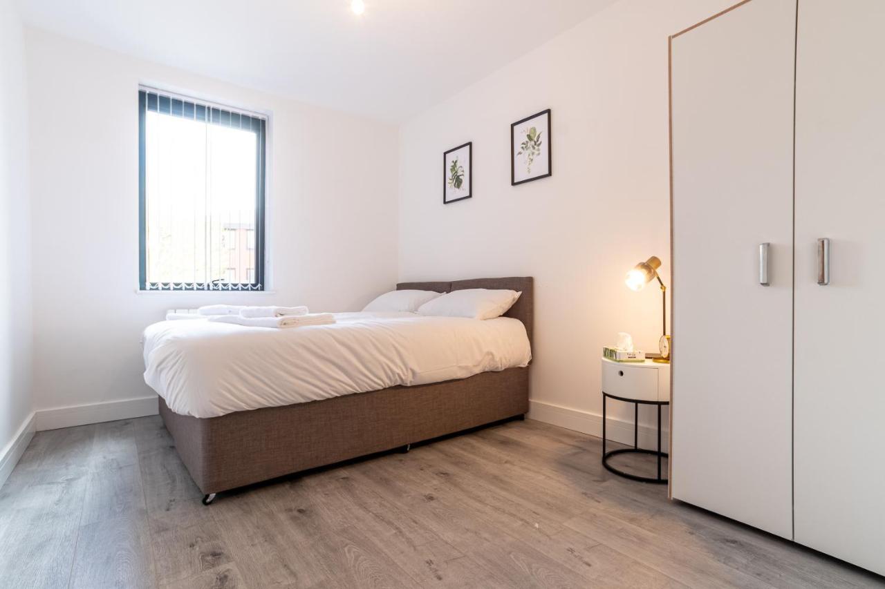 Copenhagen Court Apartments Бэйсингсток Экстерьер фото