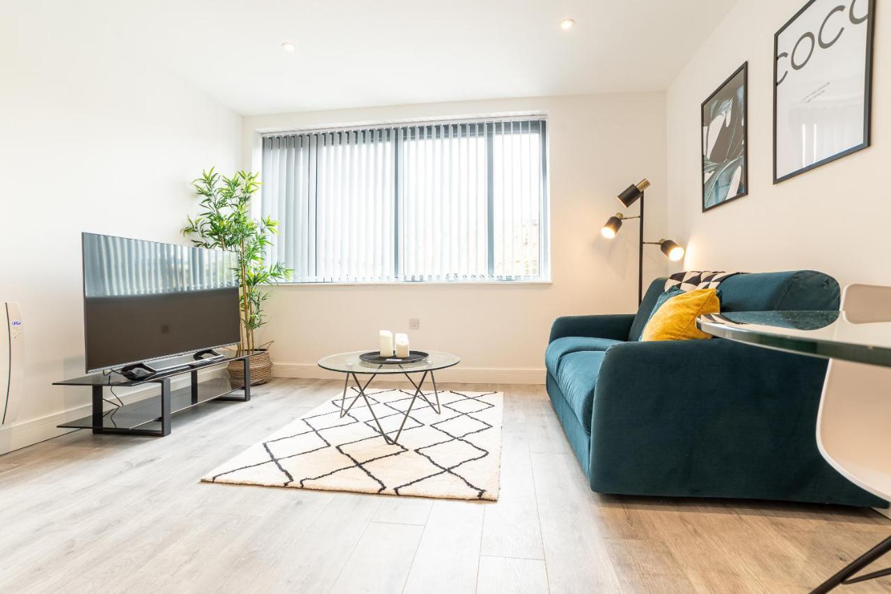 Copenhagen Court Apartments Бэйсингсток Экстерьер фото