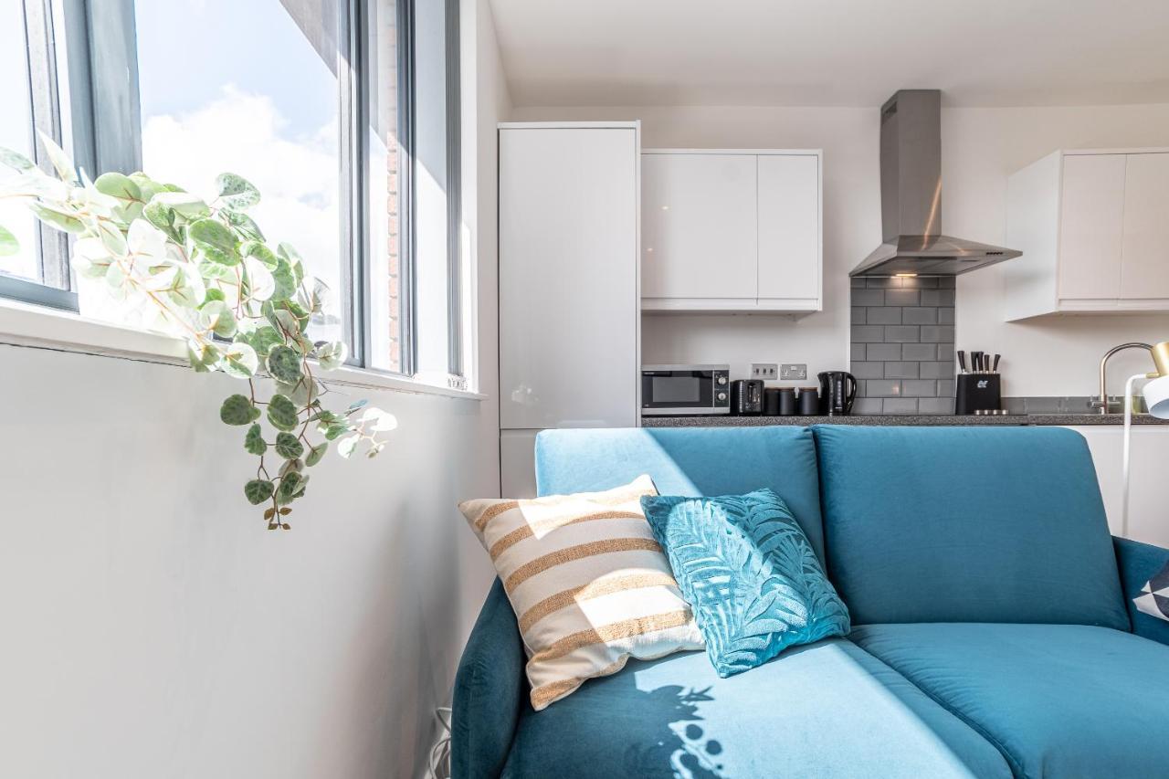 Copenhagen Court Apartments Бэйсингсток Экстерьер фото