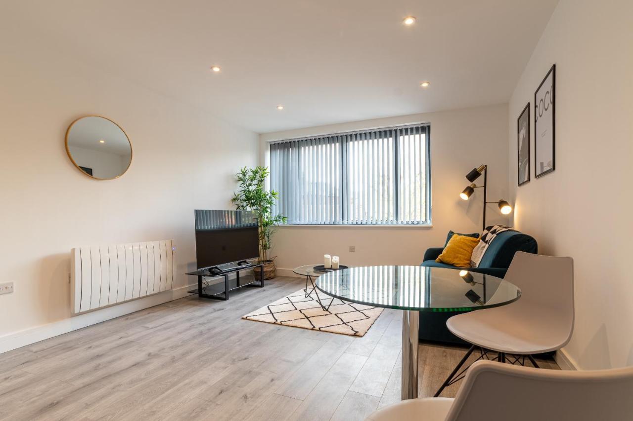 Copenhagen Court Apartments Бэйсингсток Экстерьер фото