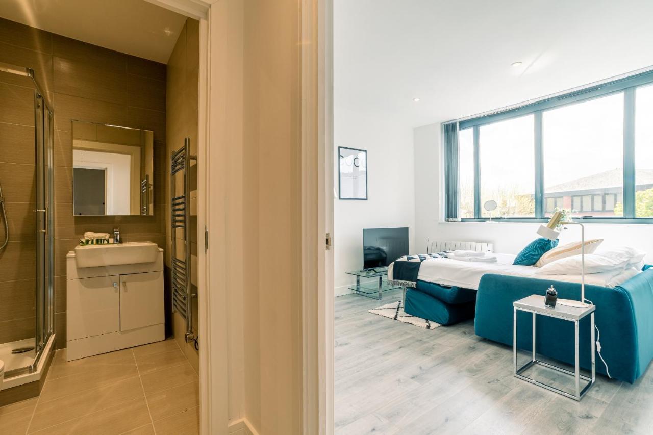 Copenhagen Court Apartments Бэйсингсток Экстерьер фото