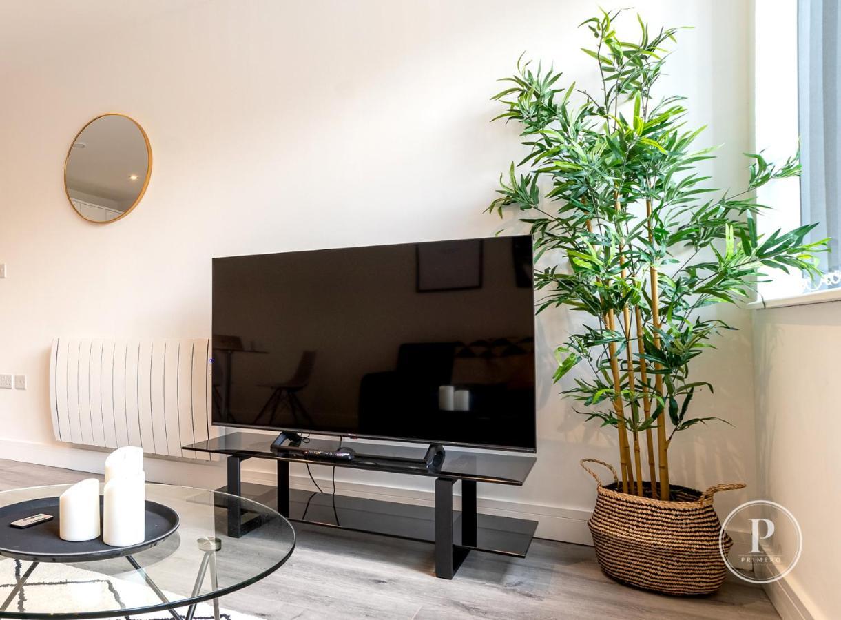 Copenhagen Court Apartments Бэйсингсток Экстерьер фото